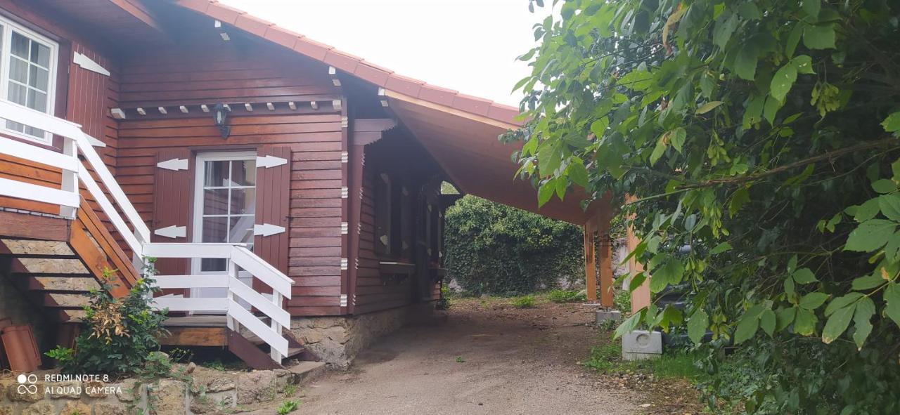 Logement Independant Attenant A Une Maison Dans Grand Jardin Retournac Екстериор снимка