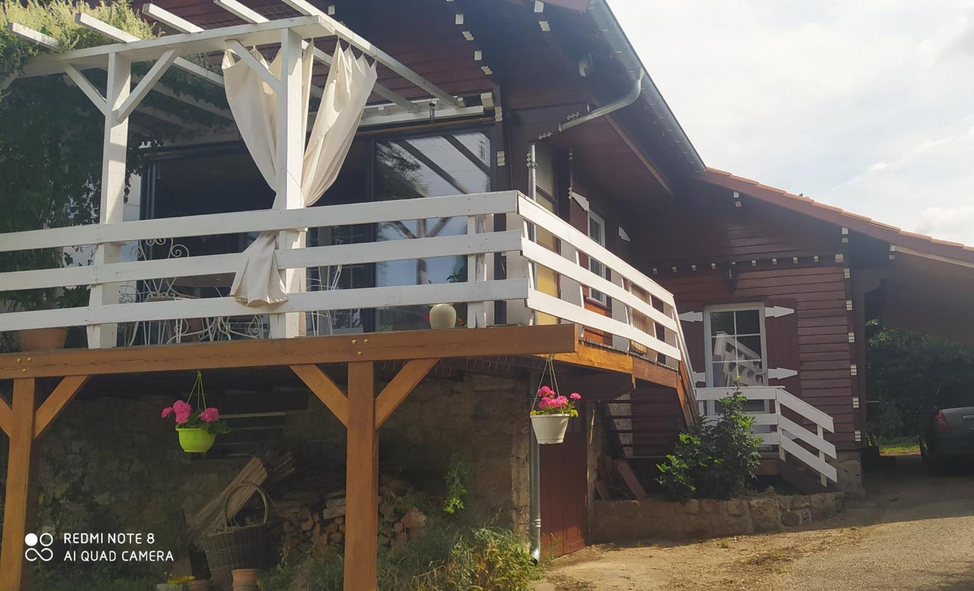 Logement Independant Attenant A Une Maison Dans Grand Jardin Retournac Екстериор снимка